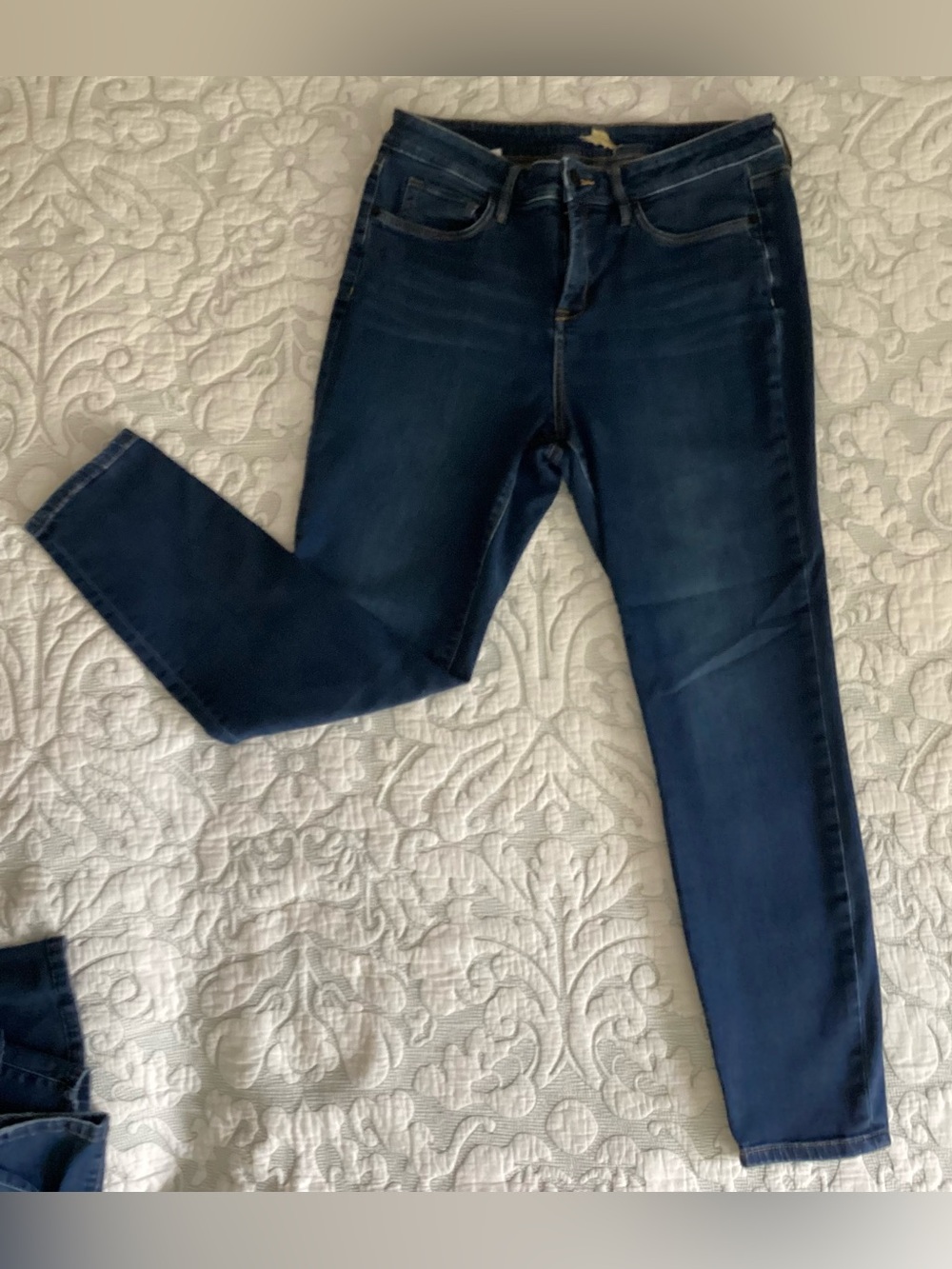 Tommy Bahama High Rise Ankle Jeans